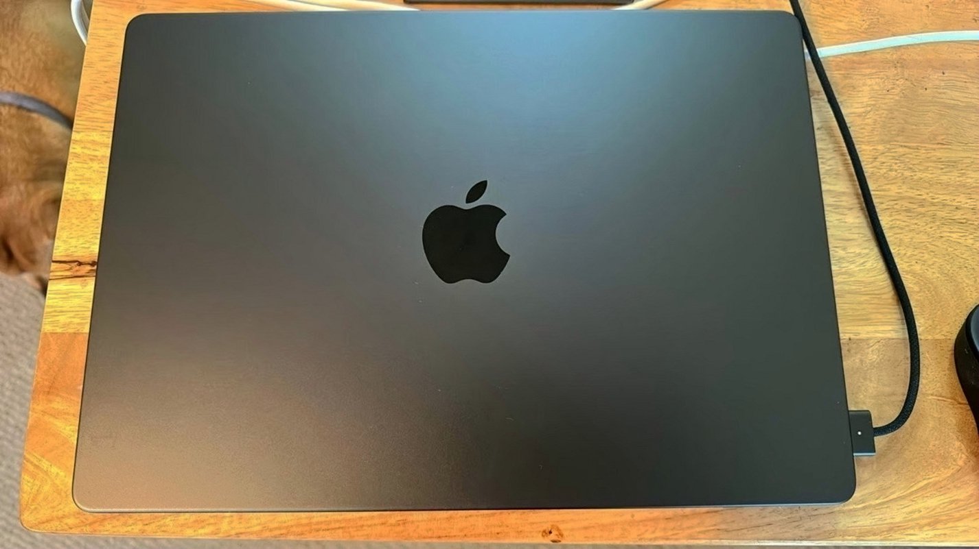 Apple MacBook Pro 14 M3 512GB Space Gray Unlocked - Used