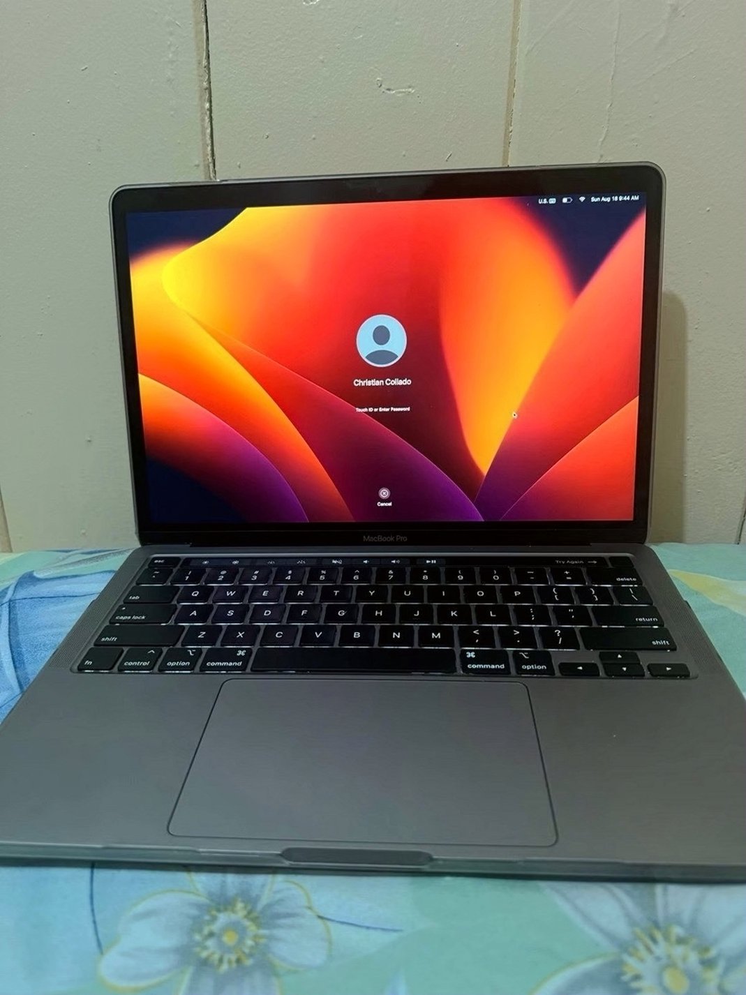 Apple MacBook Pro 13” 2020 512GB Space Gray Unlocked - Used
