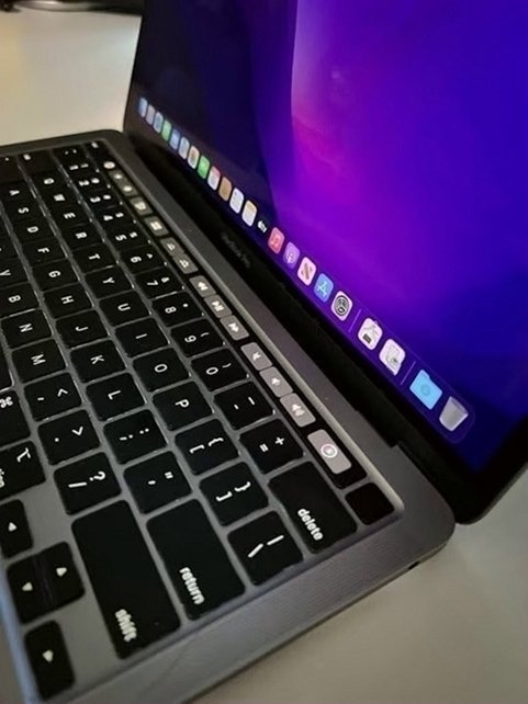 Apple MacBook Pro 13” 2020 M1 1TB Space Gray Unlocked - Used image 5