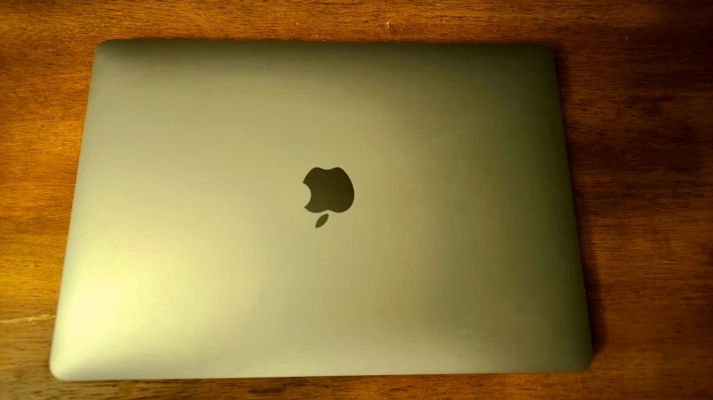 Apple MacBook Pro 500GB Space Gray Unlocked - Used image 4