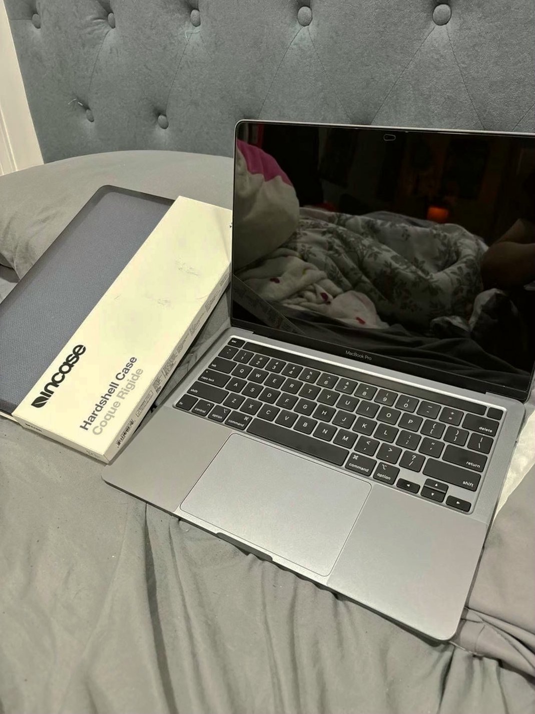 Apple MacBook Pro Mid 2020 512GB Space Gray Unlocked - Used image 2