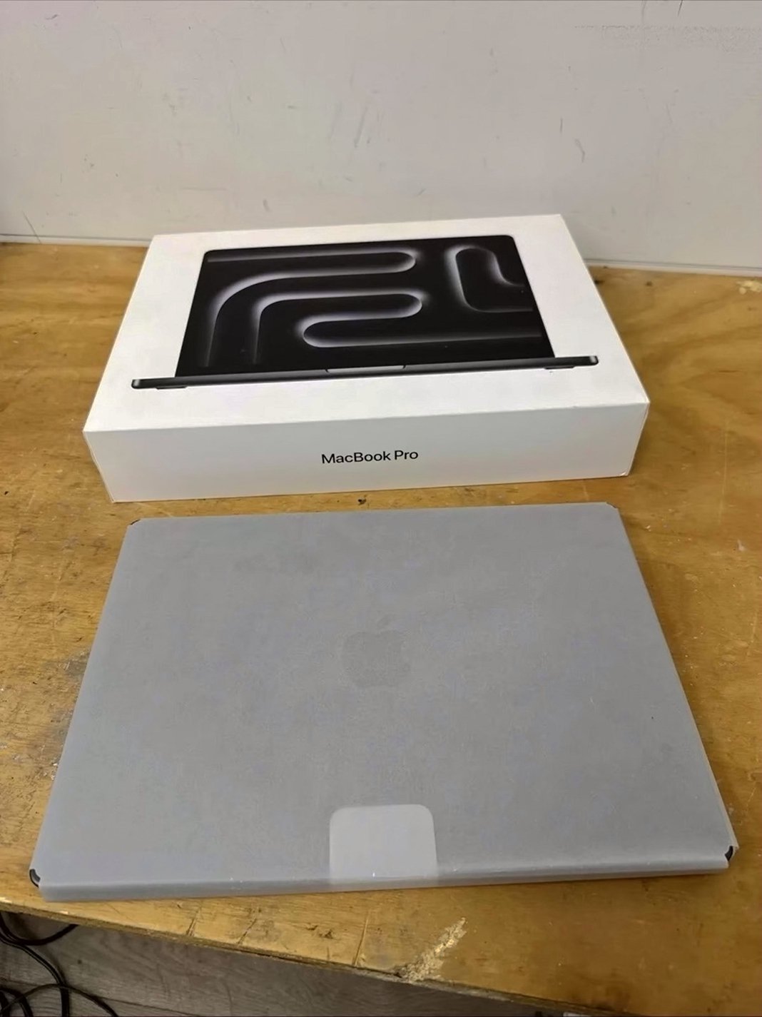 Apple MacBook Pro 2023 M3 Pro 1TB Space Black Unlocked - Used