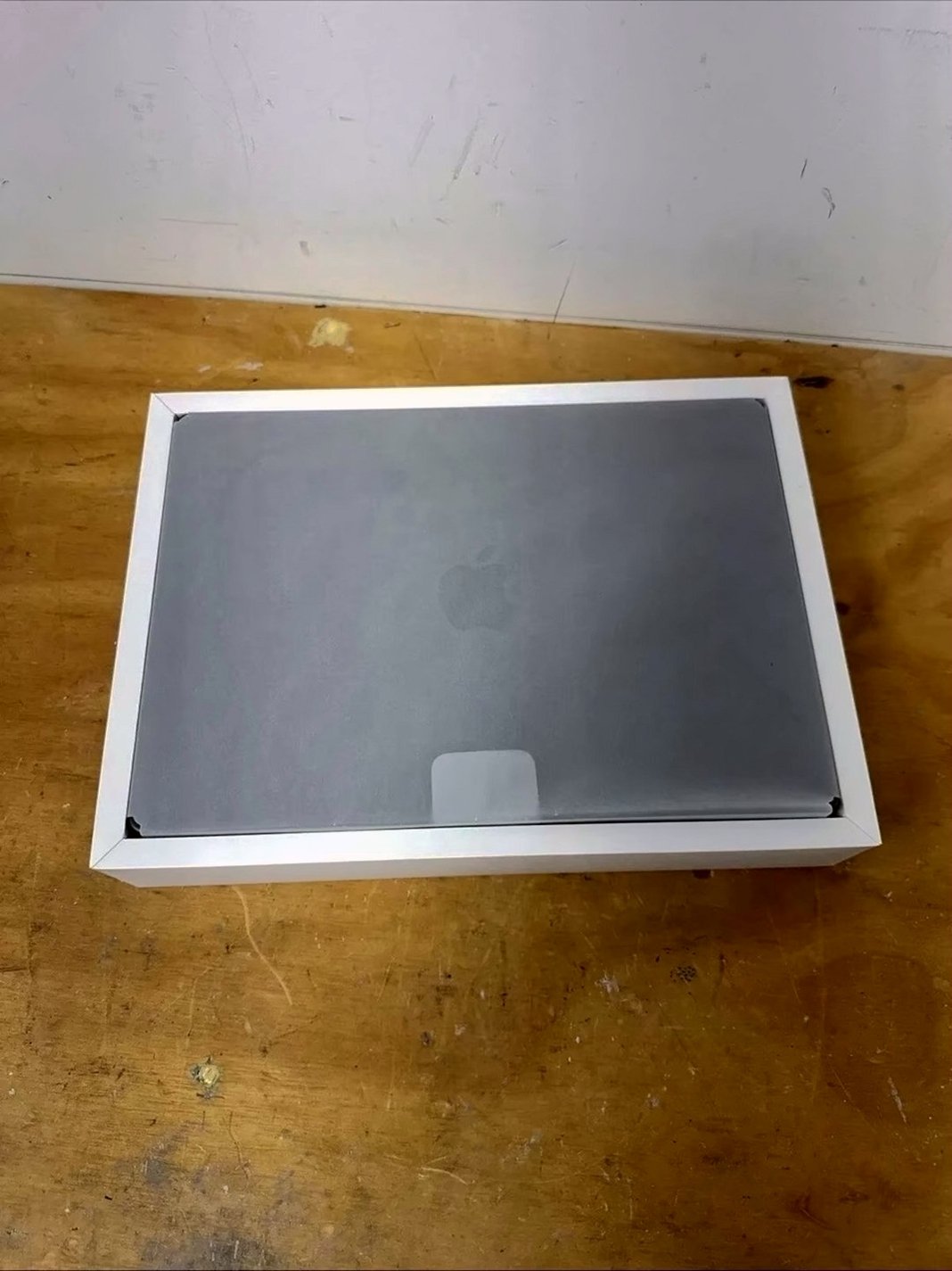Apple MacBook Pro 2023 M3 Pro 1TB Space Black Unlocked - Used image 2