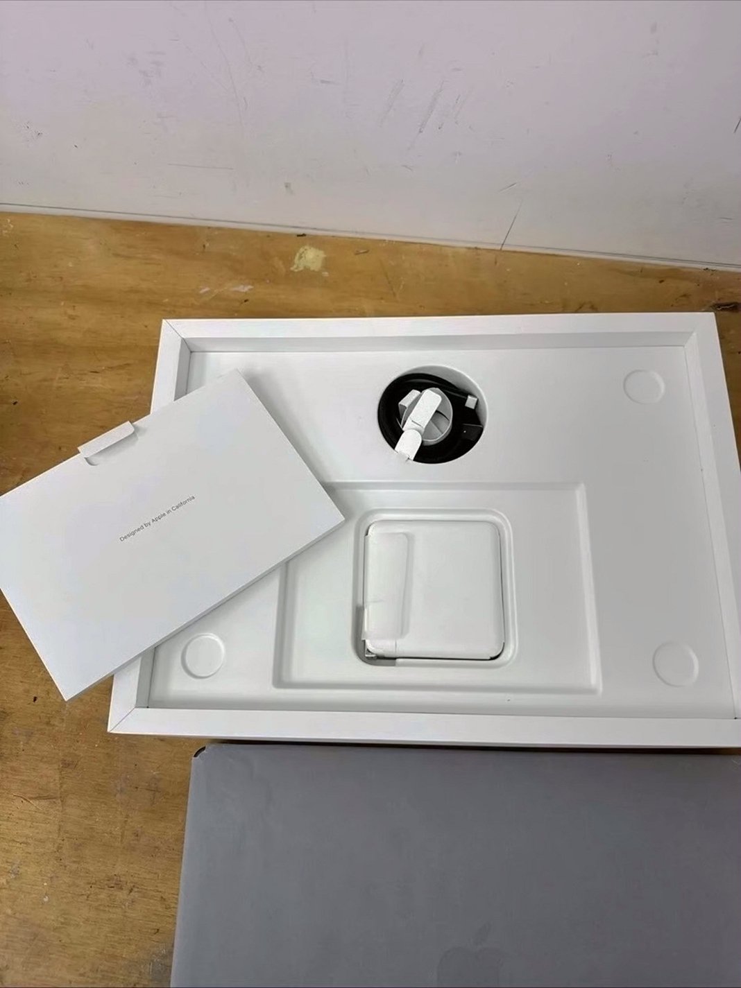 Apple MacBook Pro 2023 M3 Pro 1TB Space Black Unlocked - Used image 3