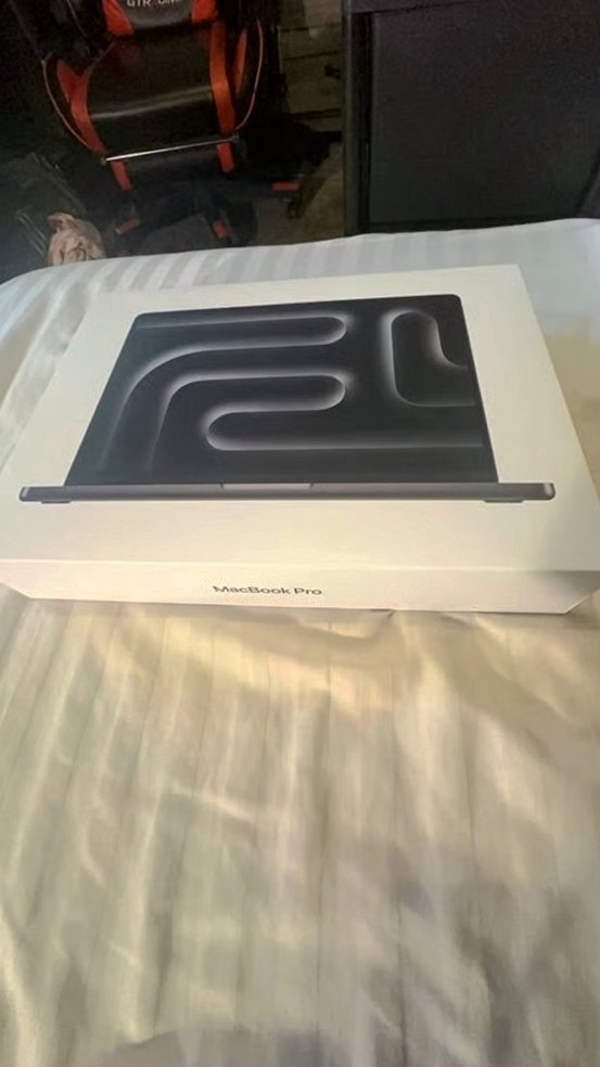 Apple MacBook Pro 14in 5J52 Unlocked - Used image 3