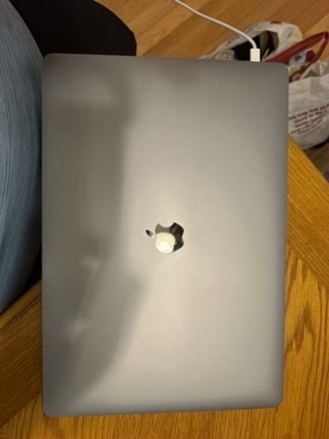Apple MacBook Pro 16 inch 512GB Space Gray Unlocked - Used image 4