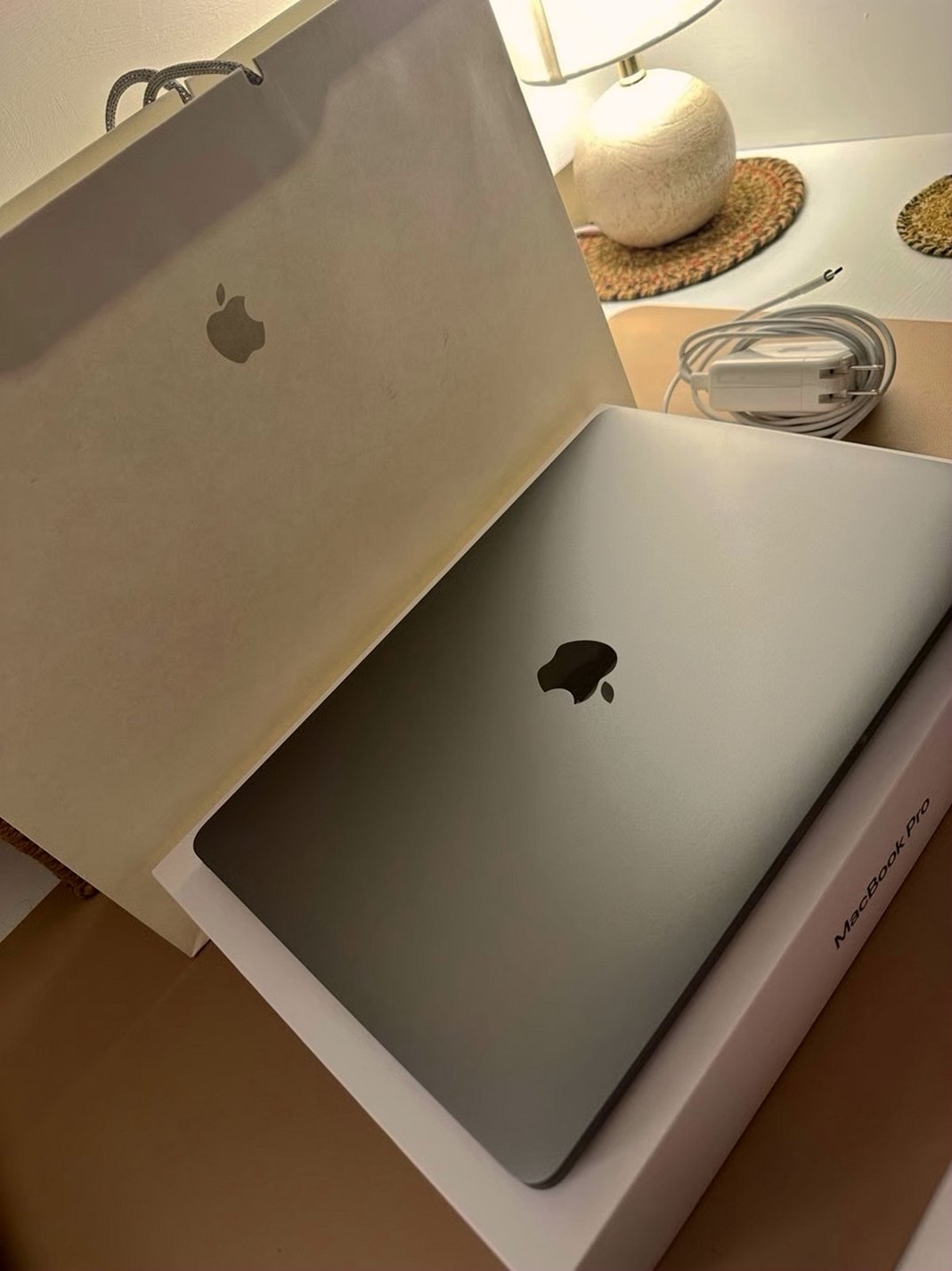 Apple MacBook Pro M2 13in 8GB 256GB Space Gray - Used