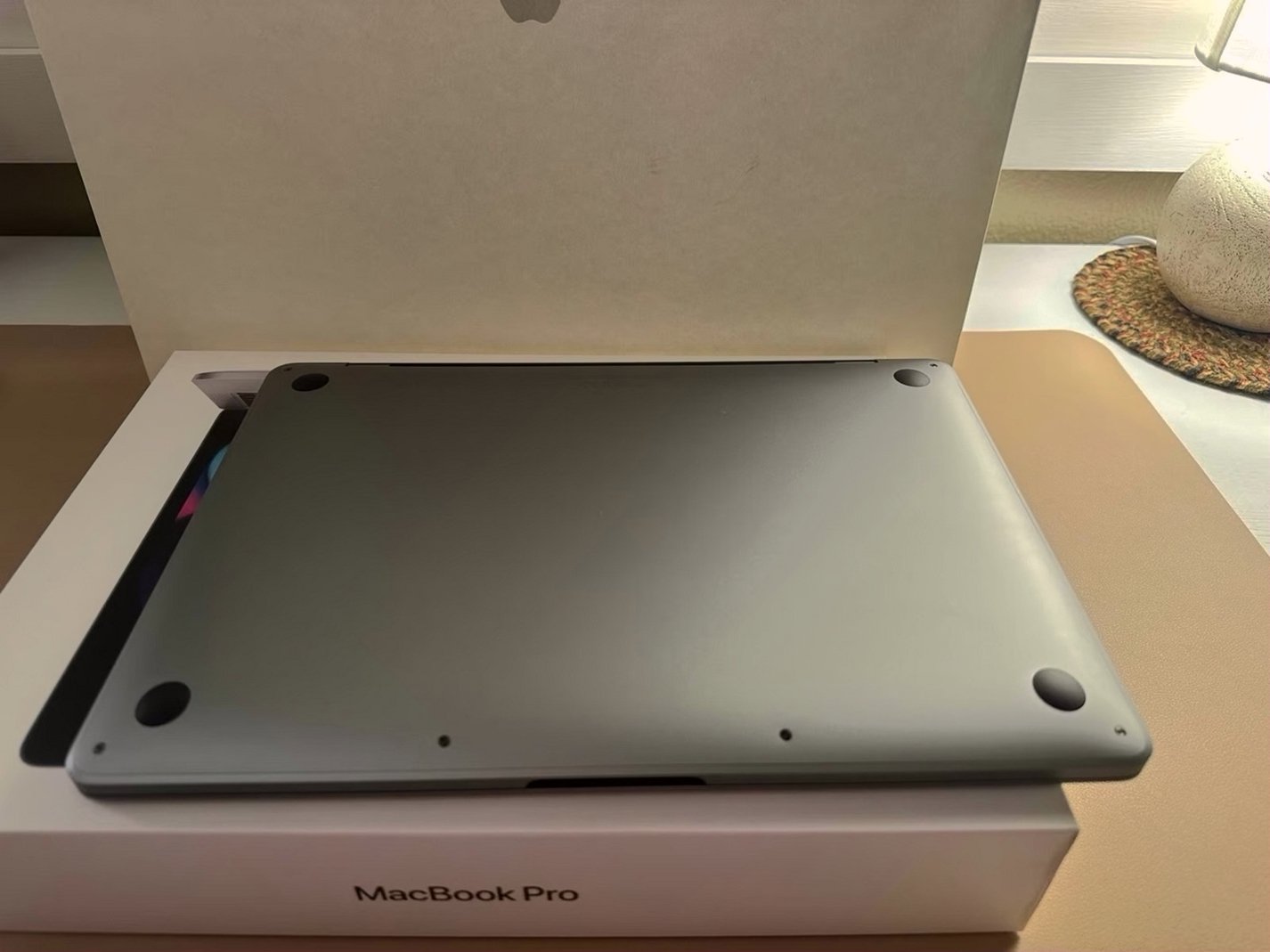 Apple MacBook Pro M2 13in 8GB 256GB Space Gray - Used image 4