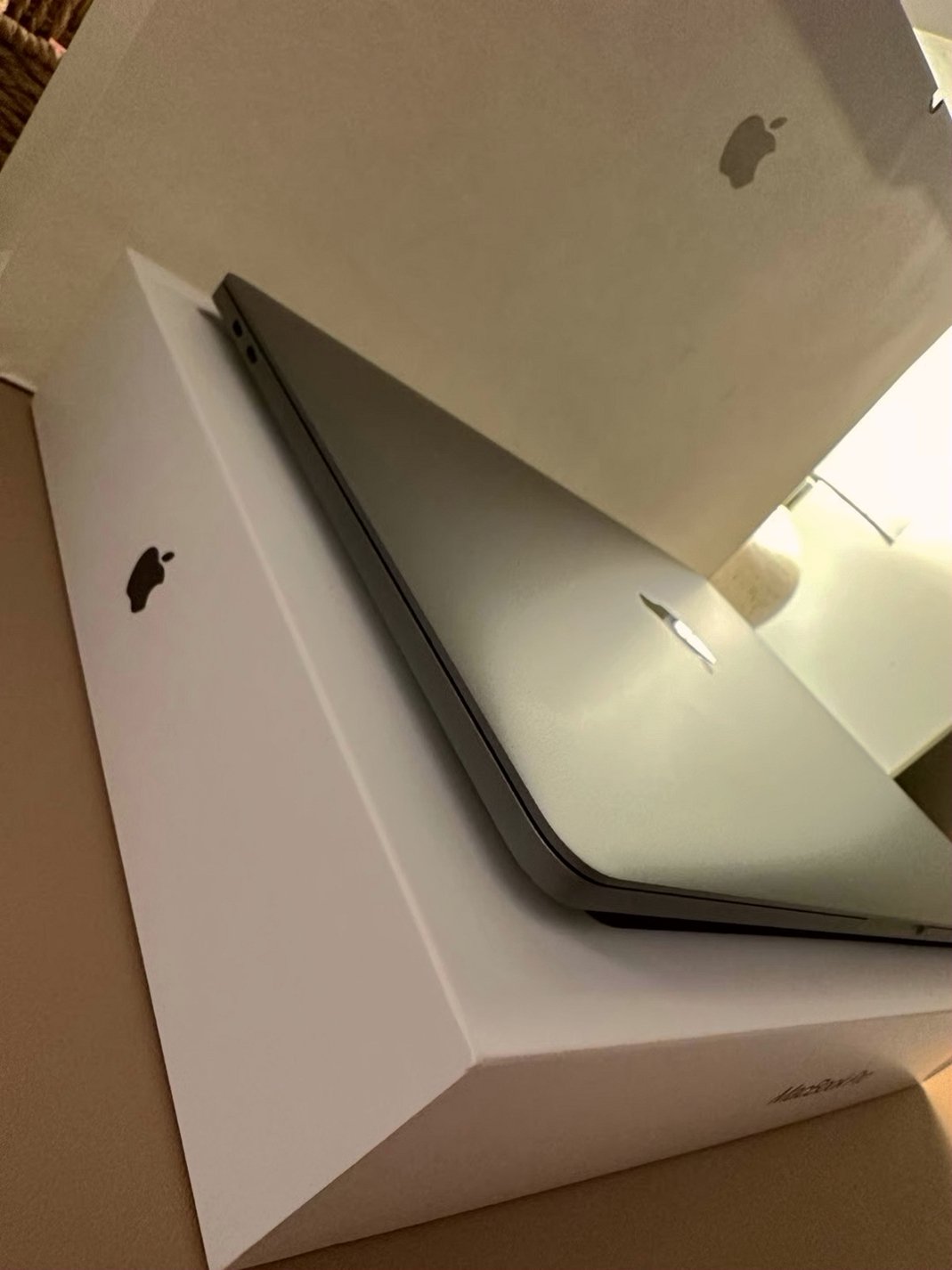 Apple MacBook Pro M2 13in 8GB 256GB Space Gray - Used image 5