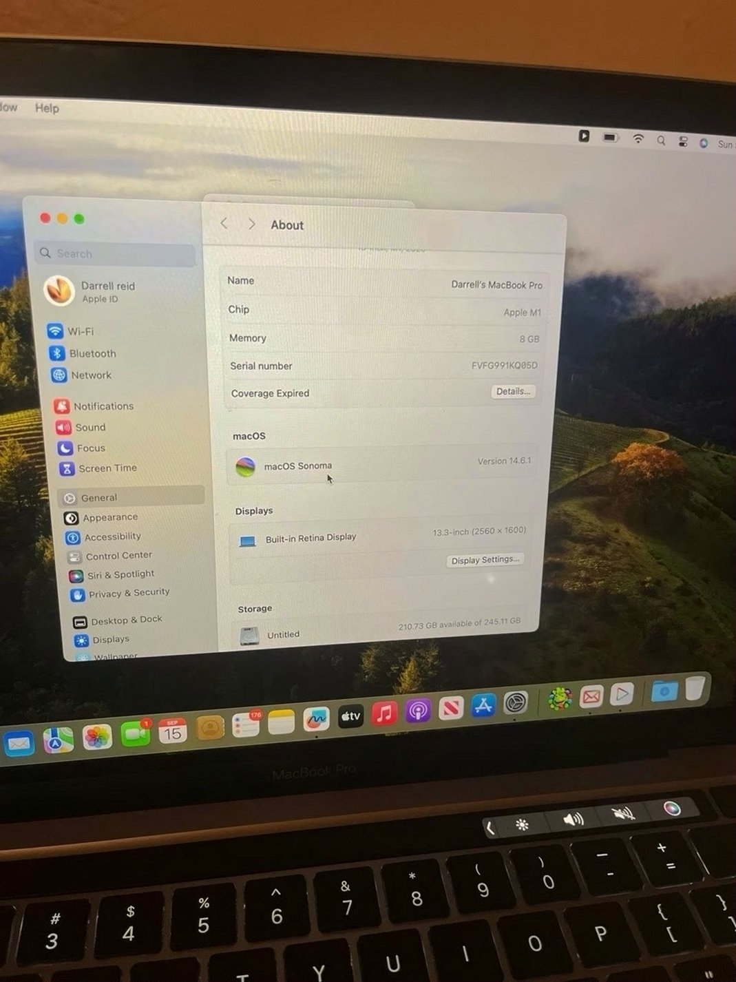 Apple MacBook Pro 13in M1 256GB SSD Unlocked - Used image 3