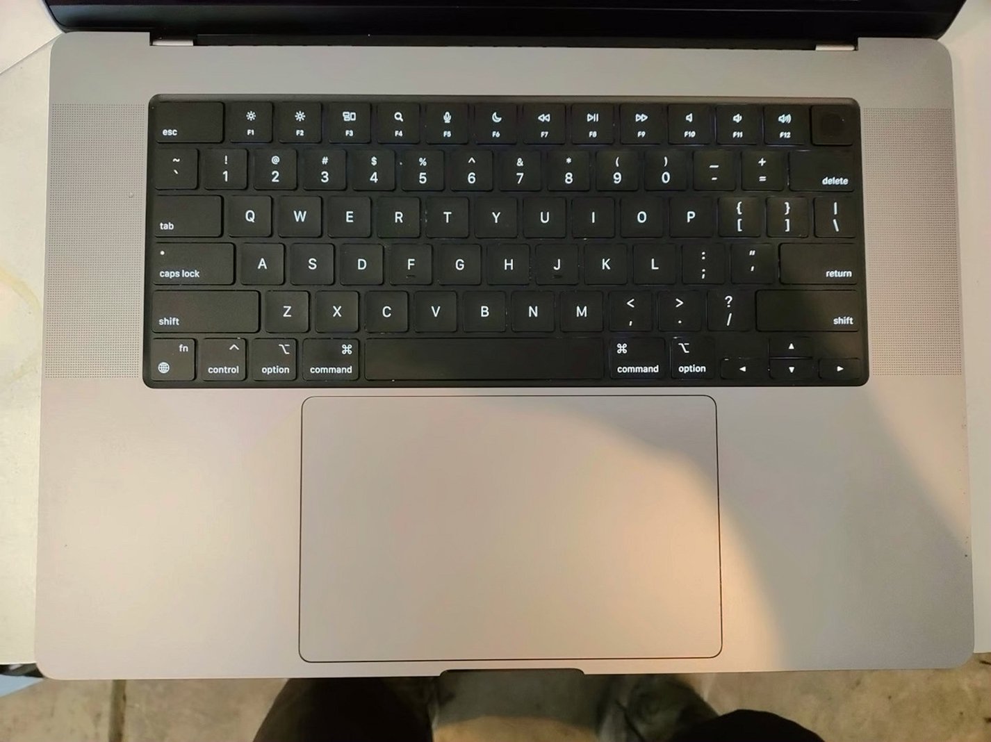 Apple MacBook Pro 16in M1 Pro 1TB SSD Unlocked - Used image 2