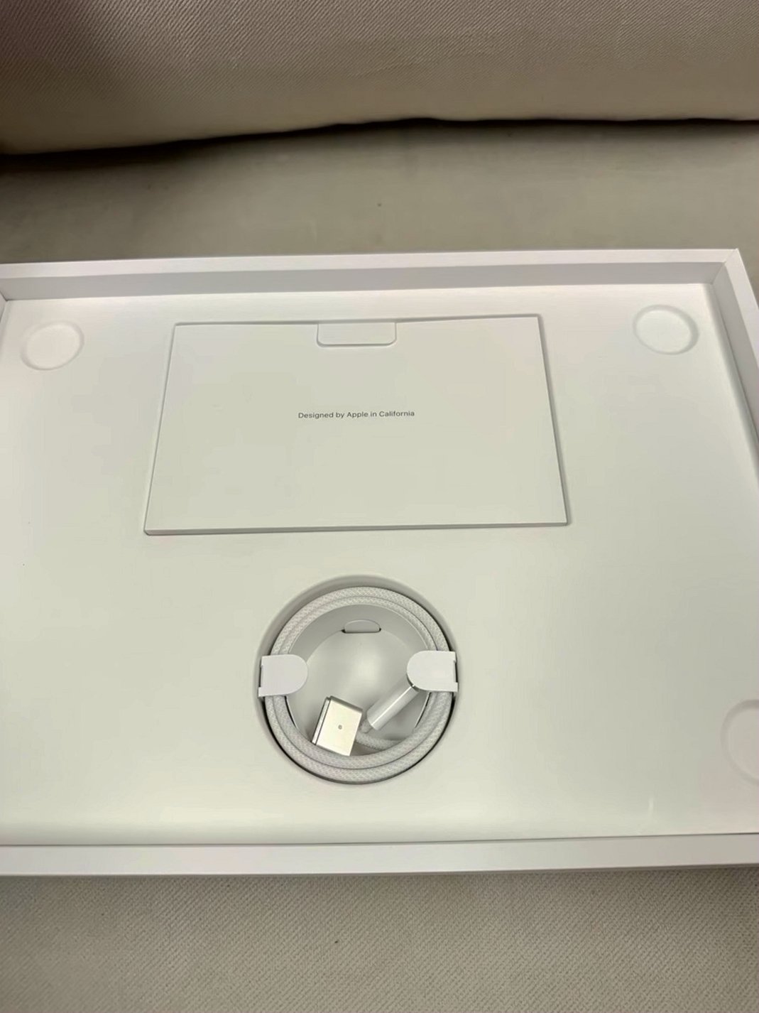 Apple MacBook Pro 5M87 512GB Space Gray - Used image 3