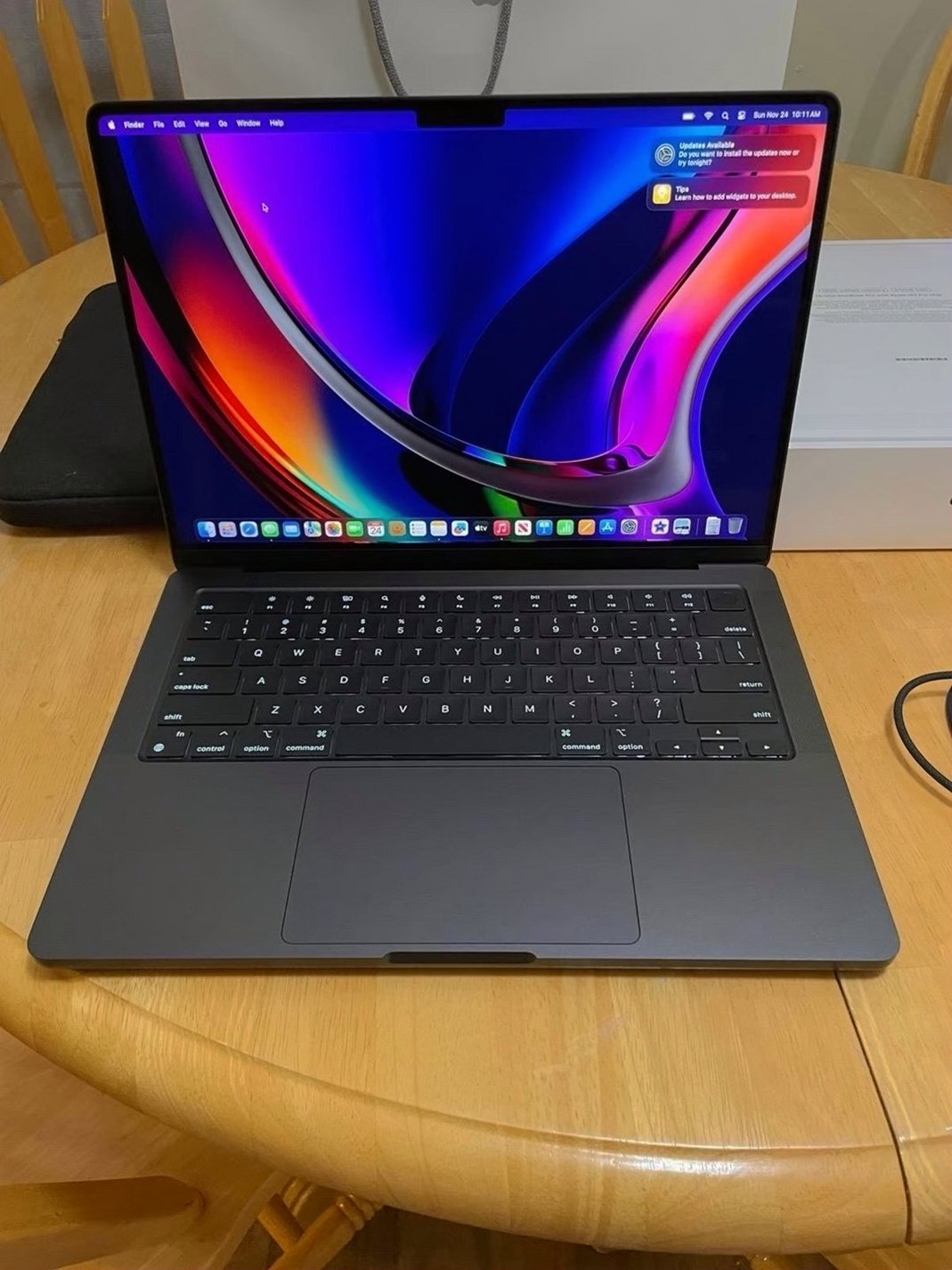 Apple MacBook Pro 2024 14” M3 Pro 18GB 512GB Unlocked - Used