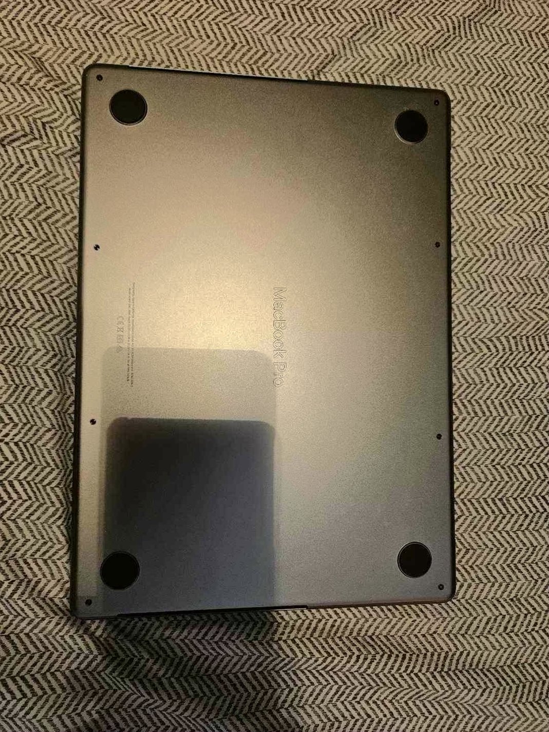 Apple MacBook Pro 2021 M1 512GB Silver Used image 2