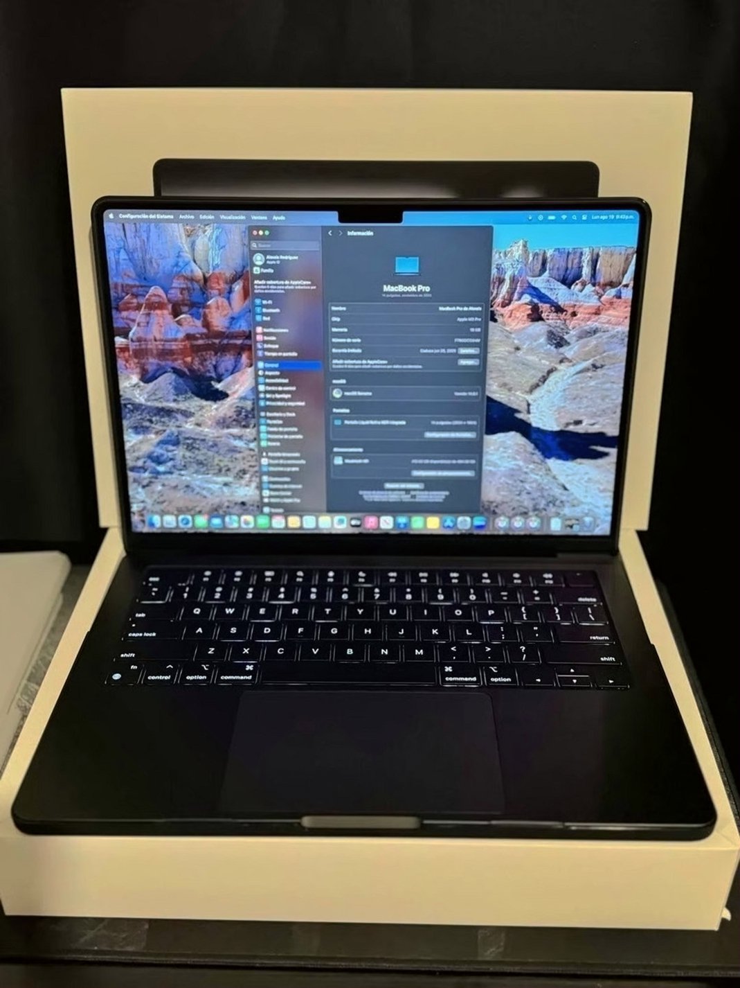 Apple MacBook Pro 14 512GB Space Black Unlocked - Used
