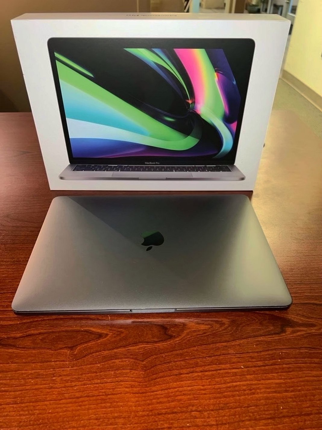 Apple MacBook Pro M1 2020 256GB Space Gray Unlocked - Used