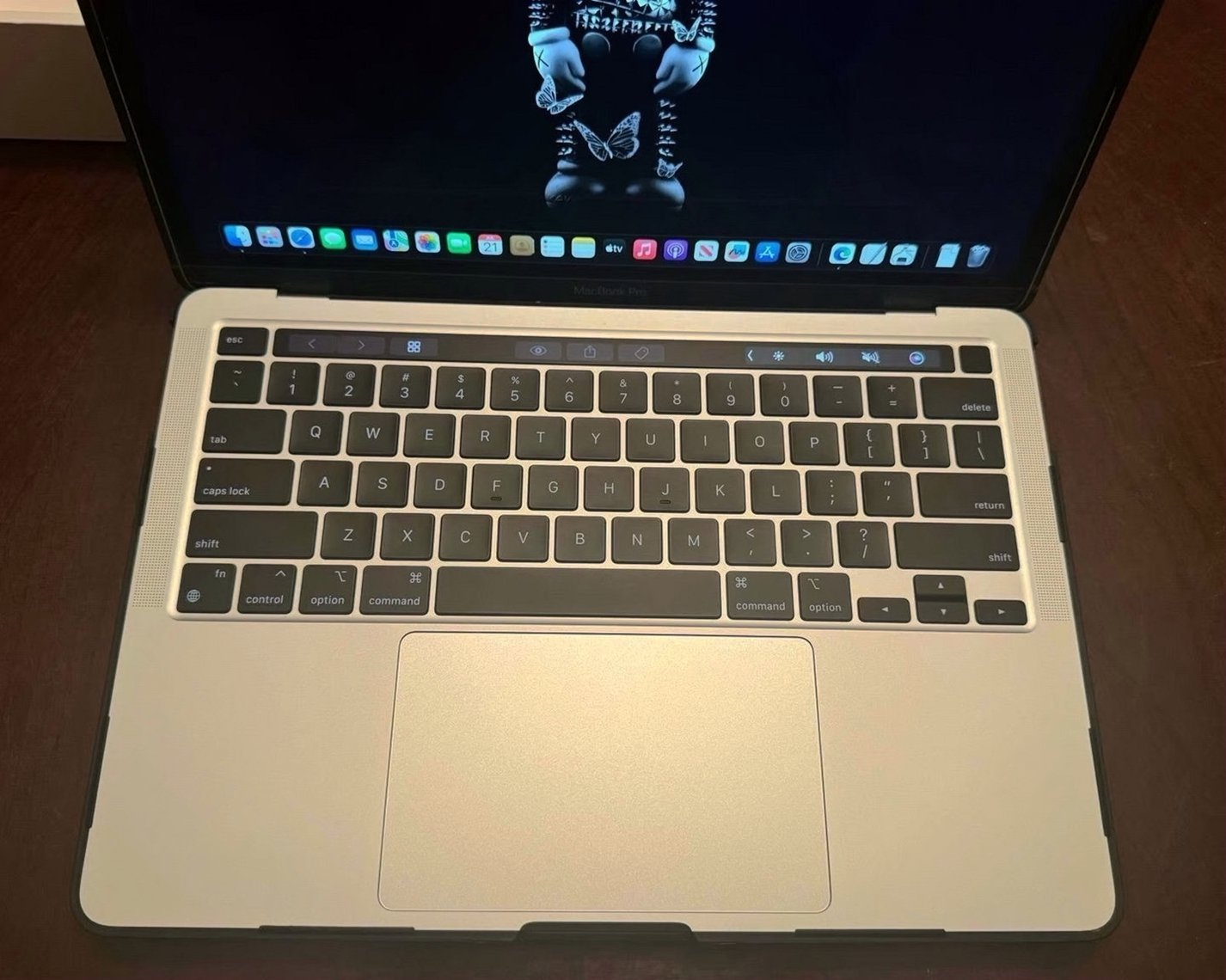 Apple MacBook Pro 13in. M2 256GB Unlocked - Used image 2