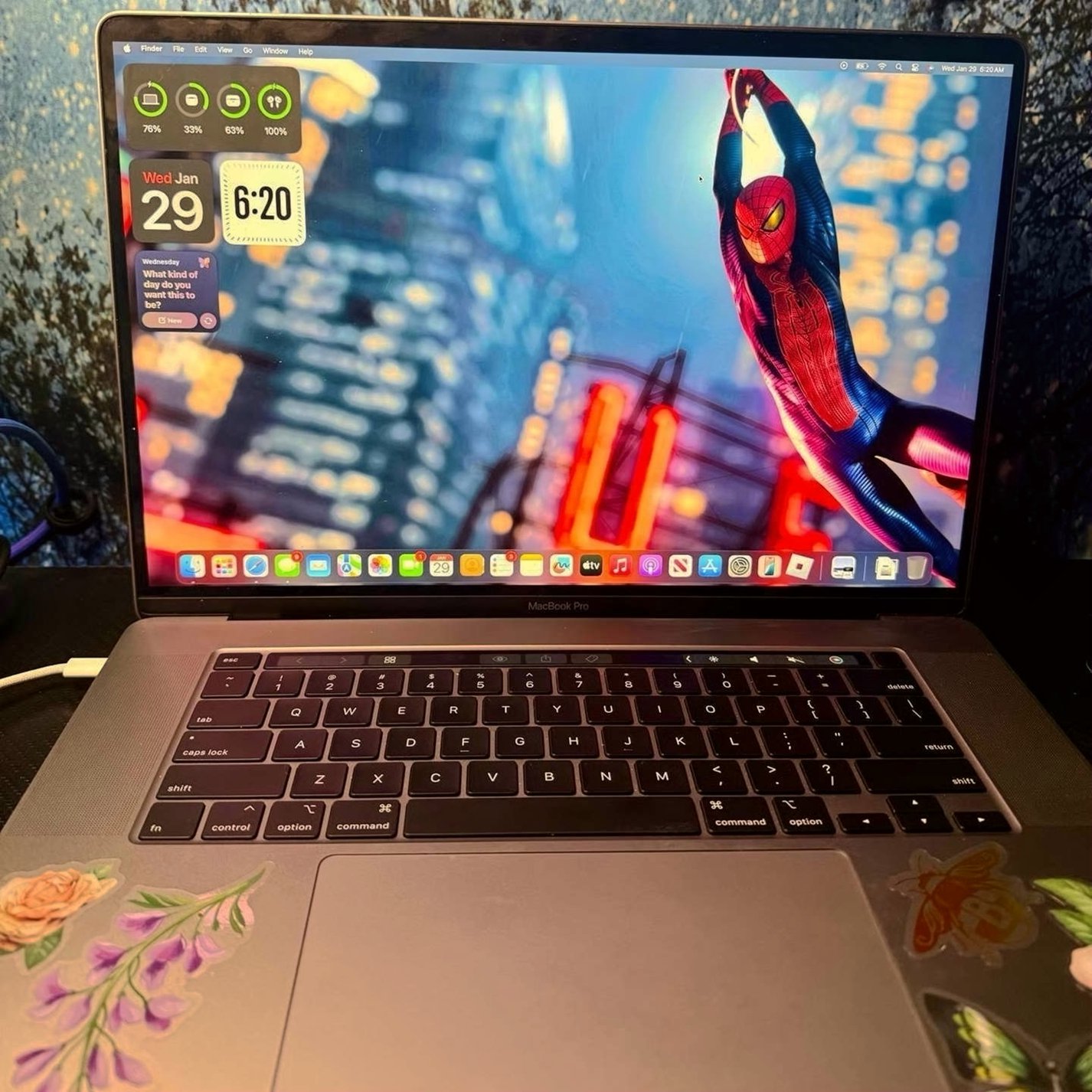 Apple MacBook Pro 16” 2019 1TB 16GB Space Gray Unlocked - Used image 2