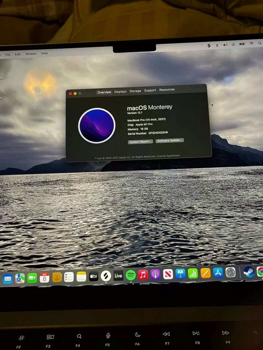 Apple MacBook Pro M1 14 inch 500GB Silver Unlocked - Used image 2