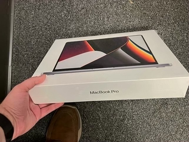 Apple MacBook Pro A2442 1TB Space Gray - Used image 2
