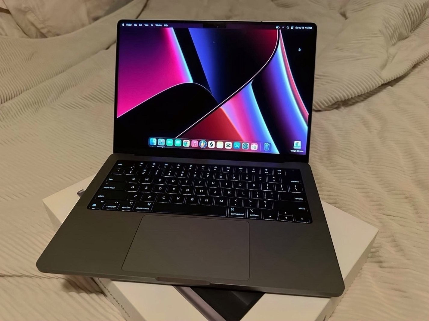 Apple MacBook Pro M3 512GB Space Gray Unlocked - Used