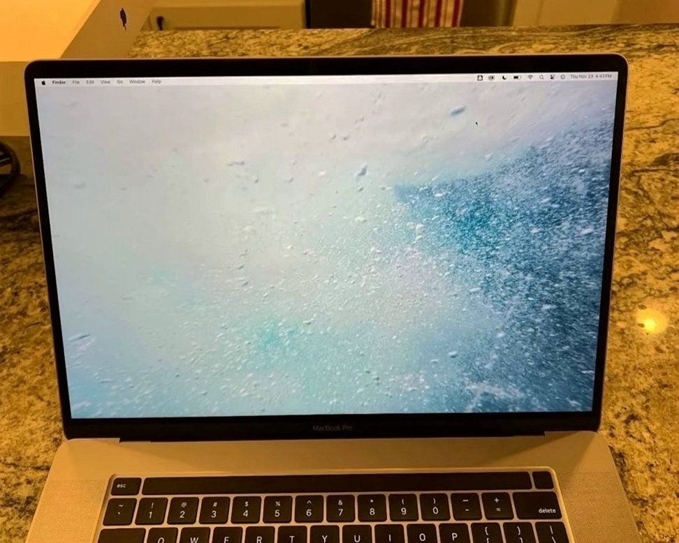 Apple MacBook Pro 16 inch 2TB Space Gray Unlocked - Used image 4