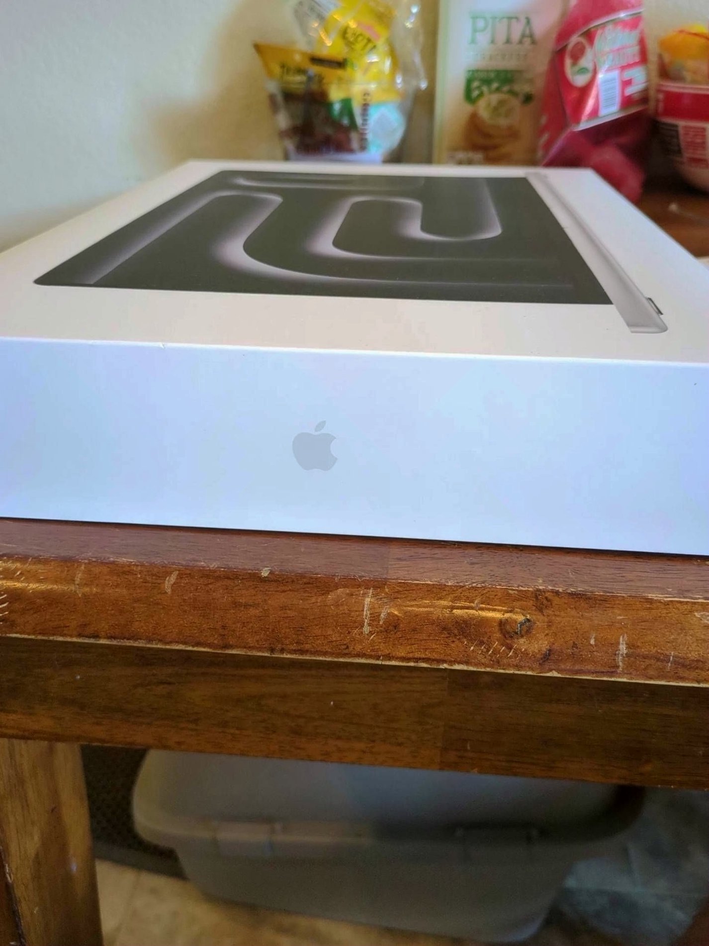 Apple Macbook Pro A2991 256GB Silver Unlocked - Used image 3