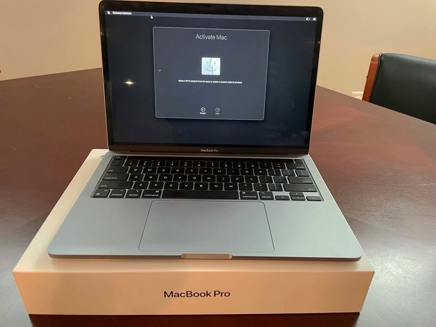 Apple MacBook Pro M1 256GB Silver Unlocked - Used