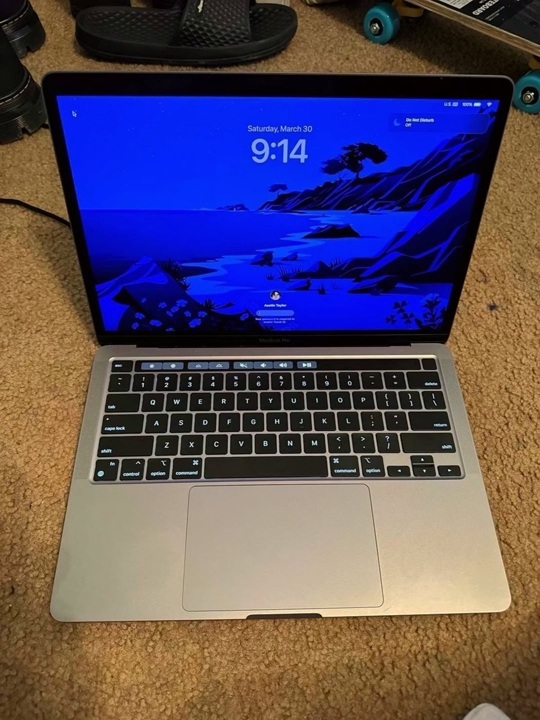 Apple MacBook Pro M2 13-inch 256GB Space Gray Unlocked - Used image 4