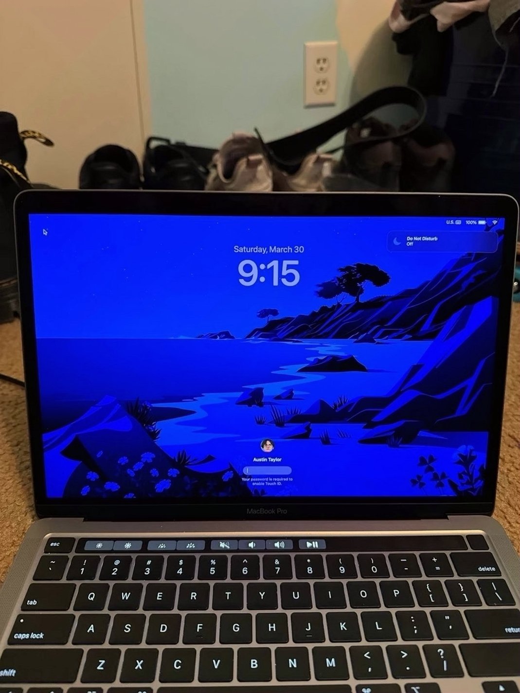Apple MacBook Pro M2 13-inch 256GB Space Gray Unlocked - Used image 5