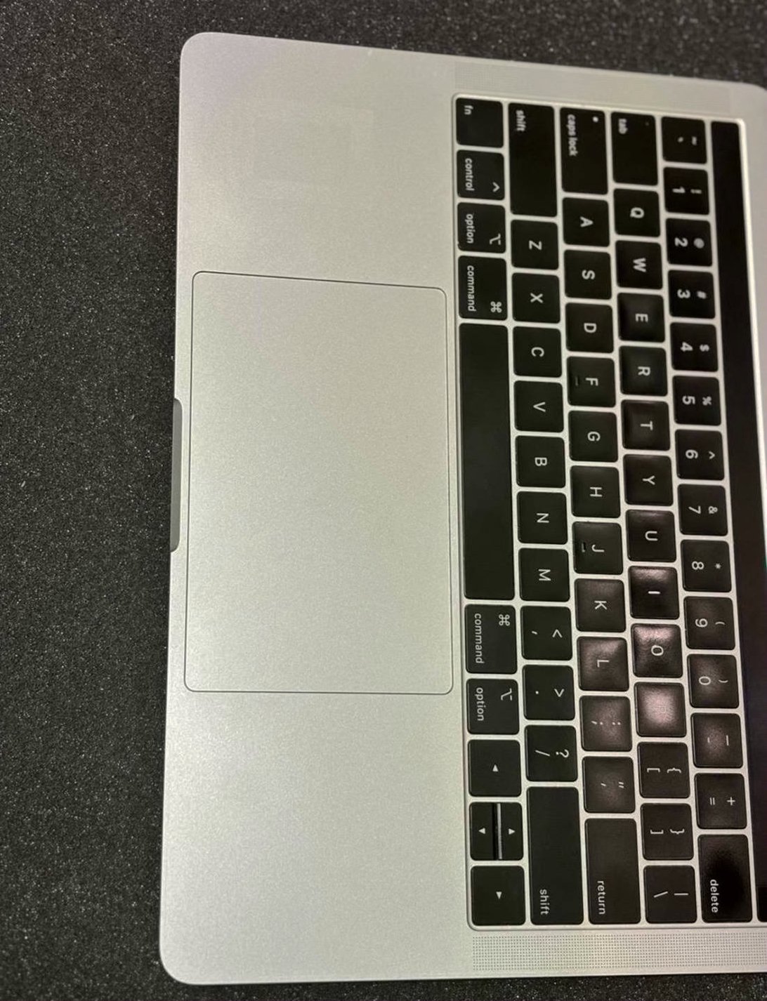 Apple MacBook Pro 6C87 512GB Light Grey Unlocked - Used image 3