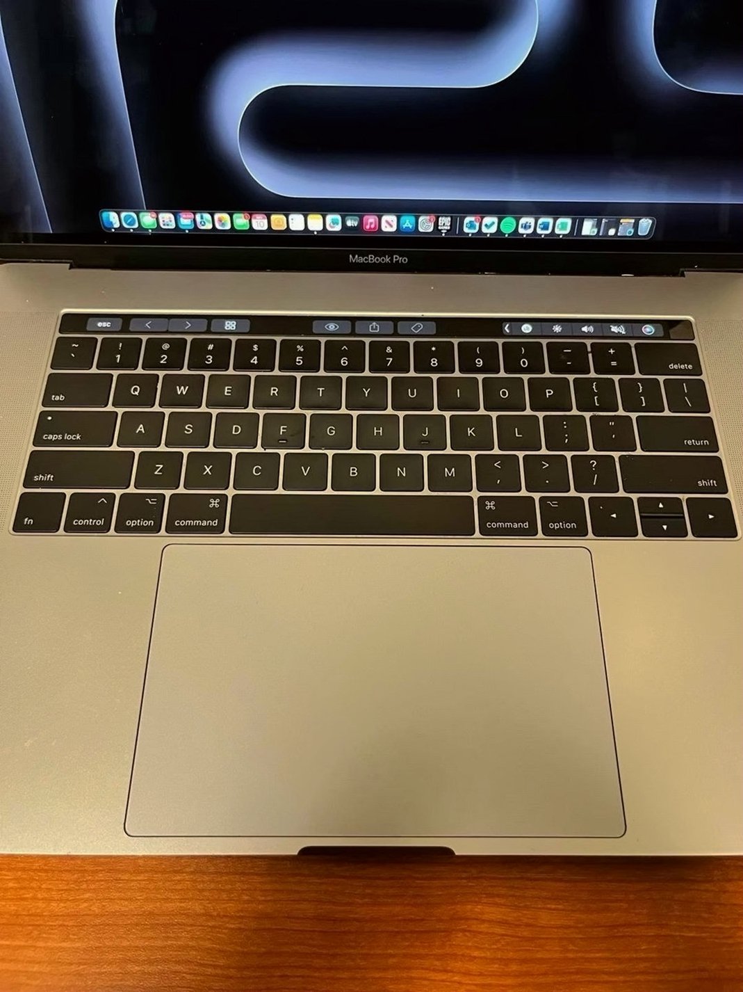 Apple MacBook Pro 2017 256GB Space Gray Unlocked - Used image 2
