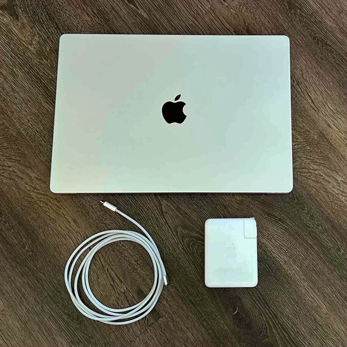 Apple MacBook Pro 16 inch 512GB Space Gray - Used image 3