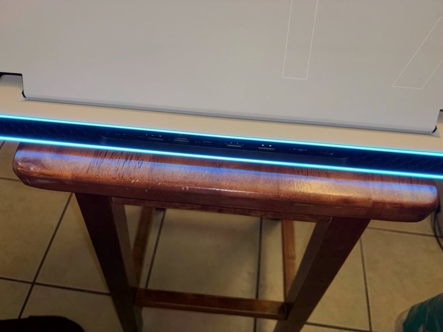 Alienware x17 R2 1TB SSD 16GB RAM 17" - Used image 2