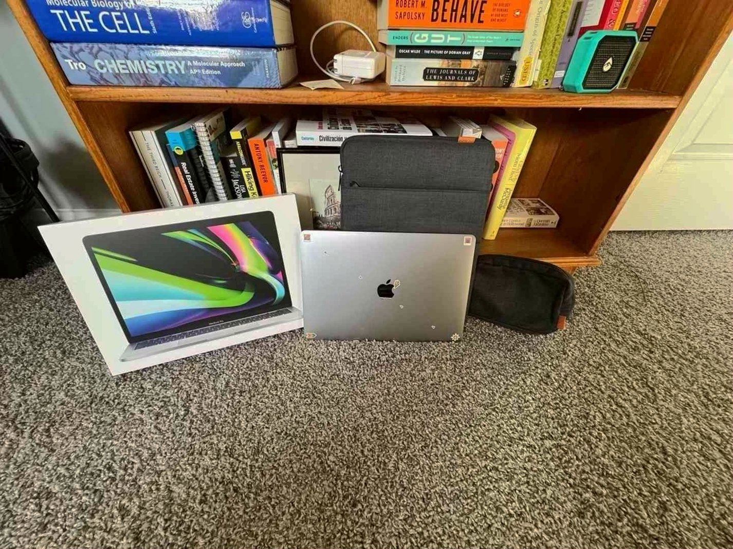 Apple MacBook Pro 2022 1TB Space Grey Unlocked - Used
