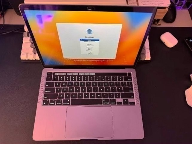Apple MacBook Pro 13" 512GB Space Gray Unlocked - Used image 3