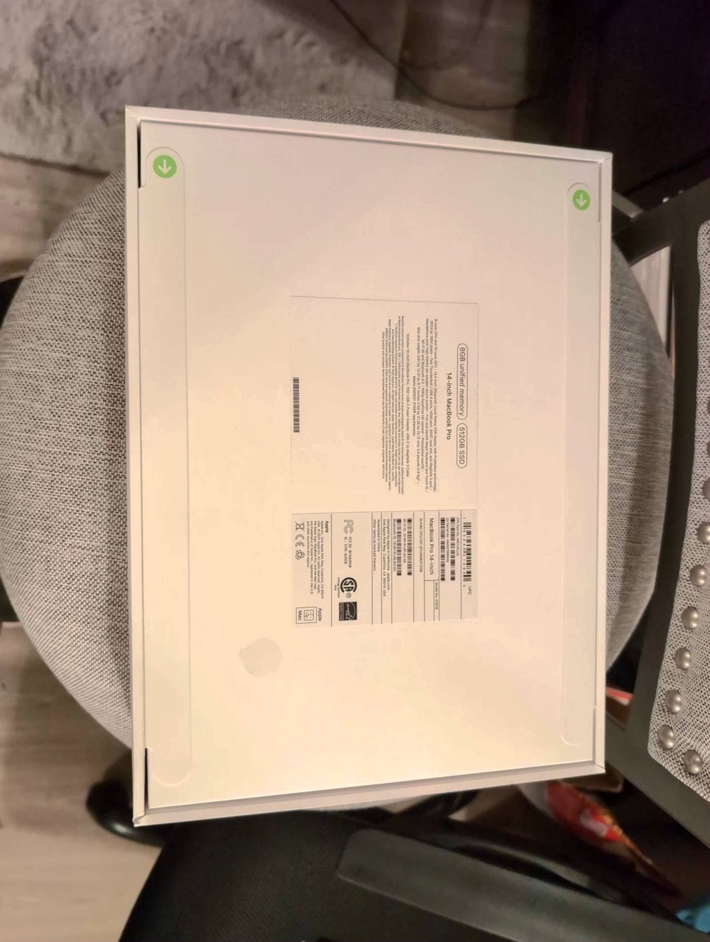 Apple MacBook Pro 14 inch 2O39 Unlocked - Used image 4