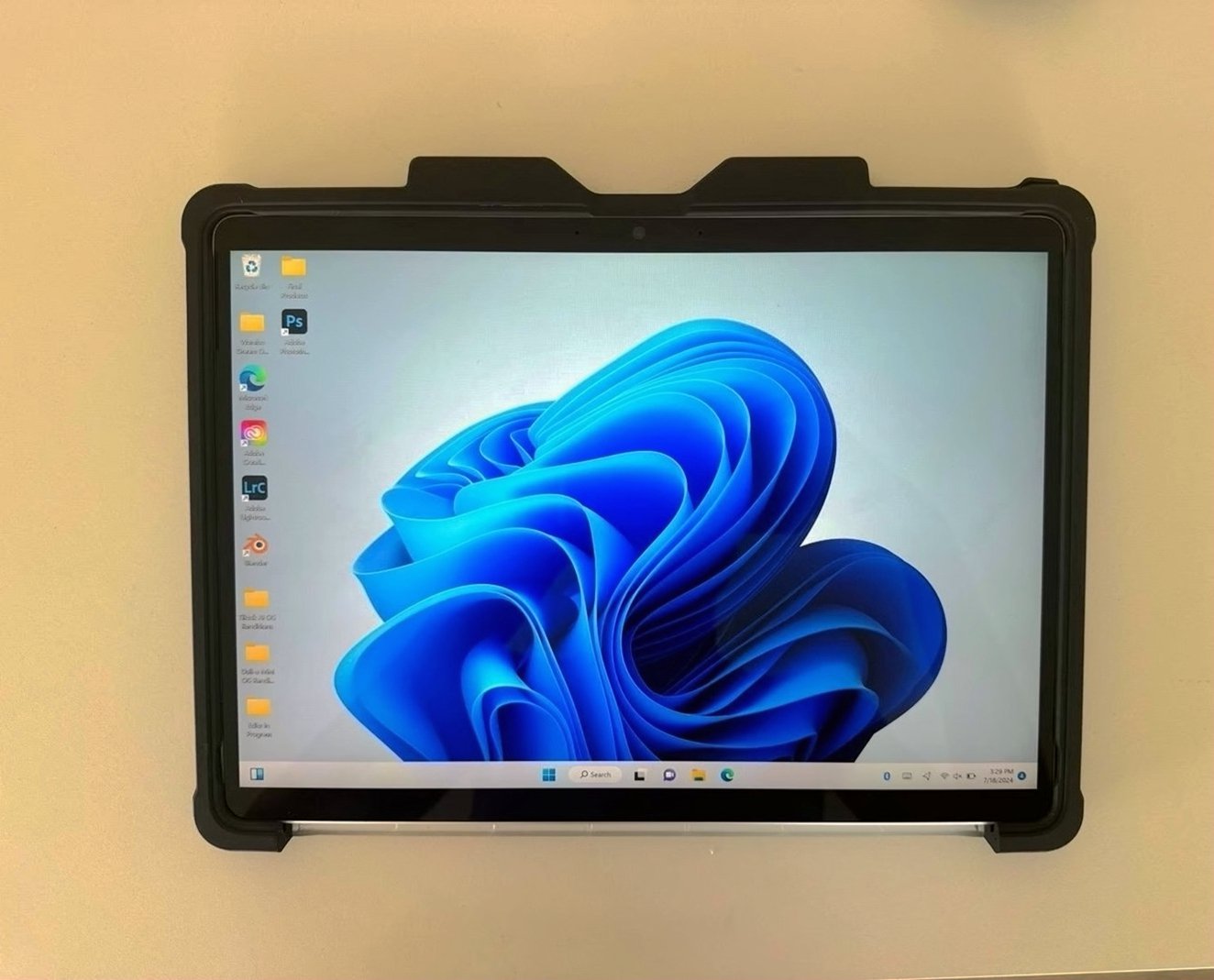 Microsoft Surface Pro 8 256GB SSD Platinum Unlocked - Used image 5