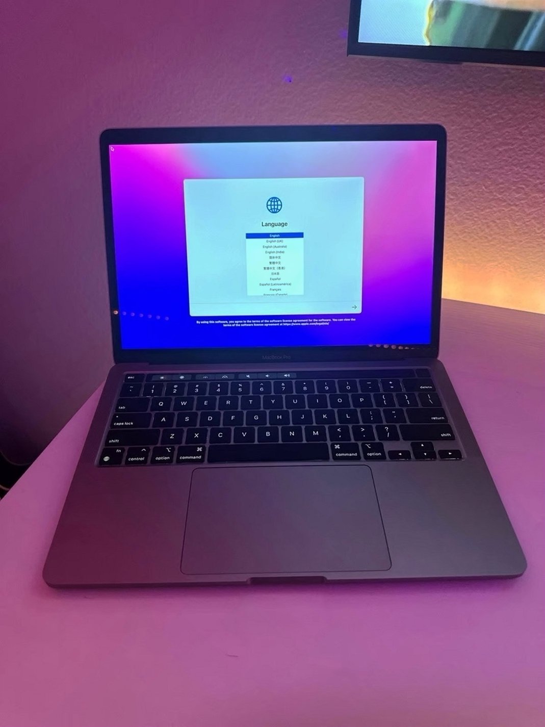 Apple 2020 13 inch M1 MacBook Pro 512GB Space Gray Unlocked - Used