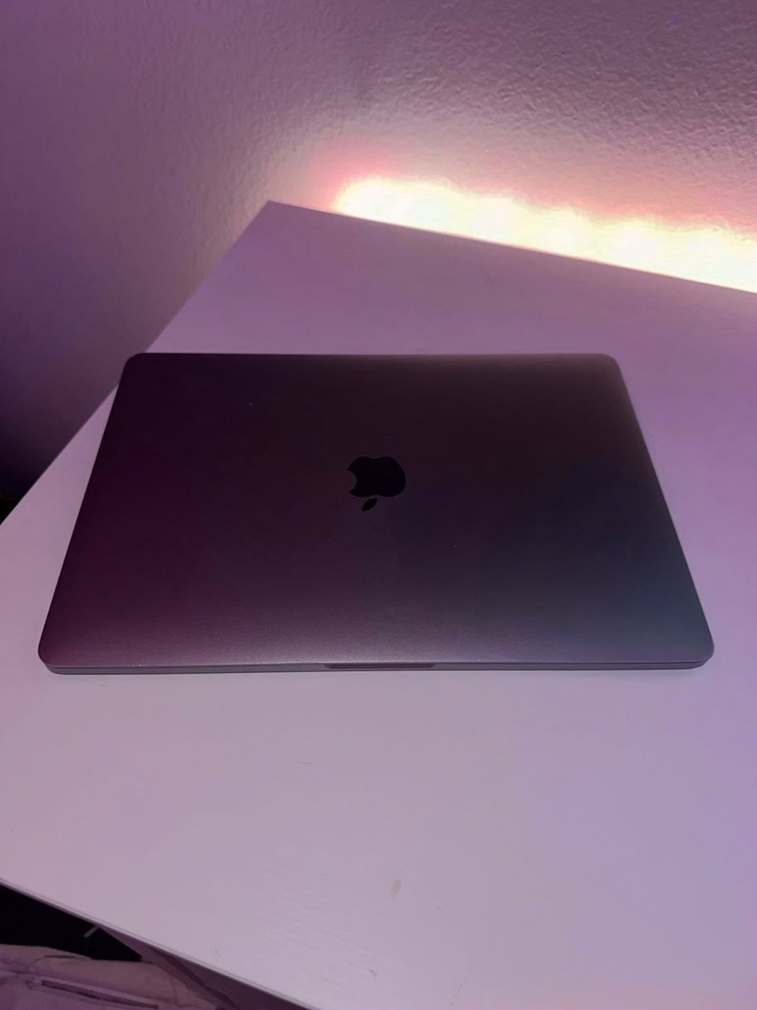 Apple 2020 13 inch M1 MacBook Pro 512GB Space Gray Unlocked - Used image 3