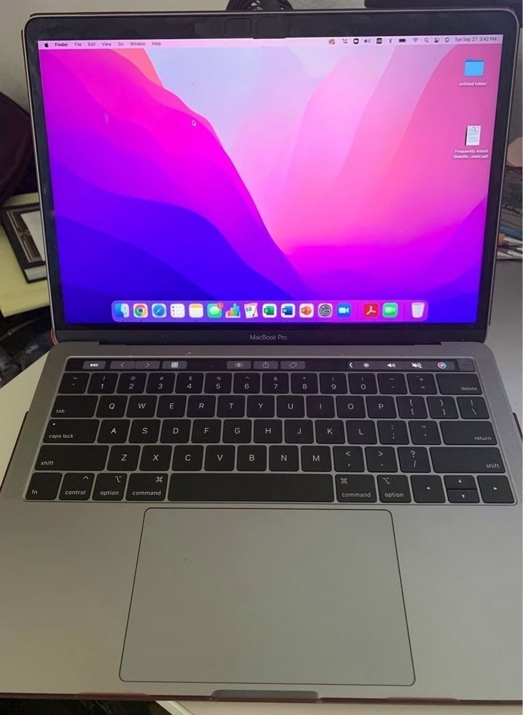 Apple MacBook Pro 2019 i7 256GB 13.3 Silver Unlocked - Used
