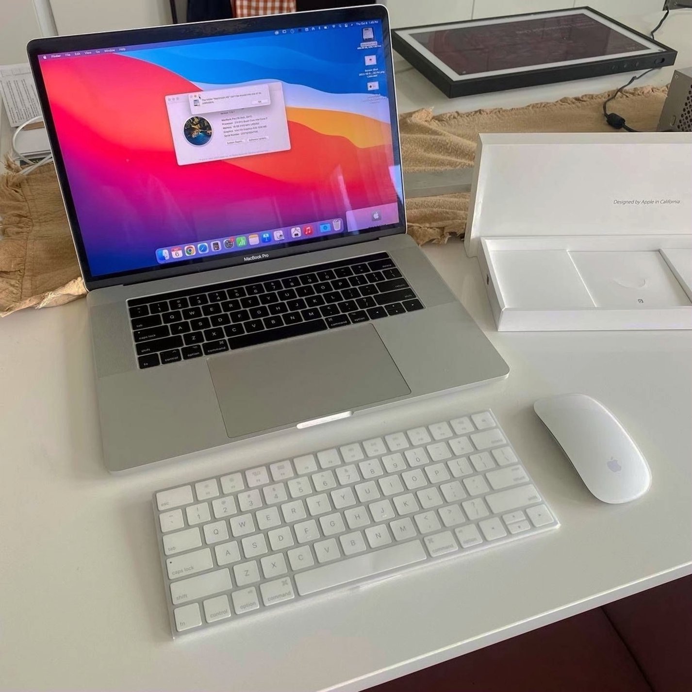 Apple MacBook Pro 15-inch 2017 16GB 512GB Space Gray Unlocked - Used