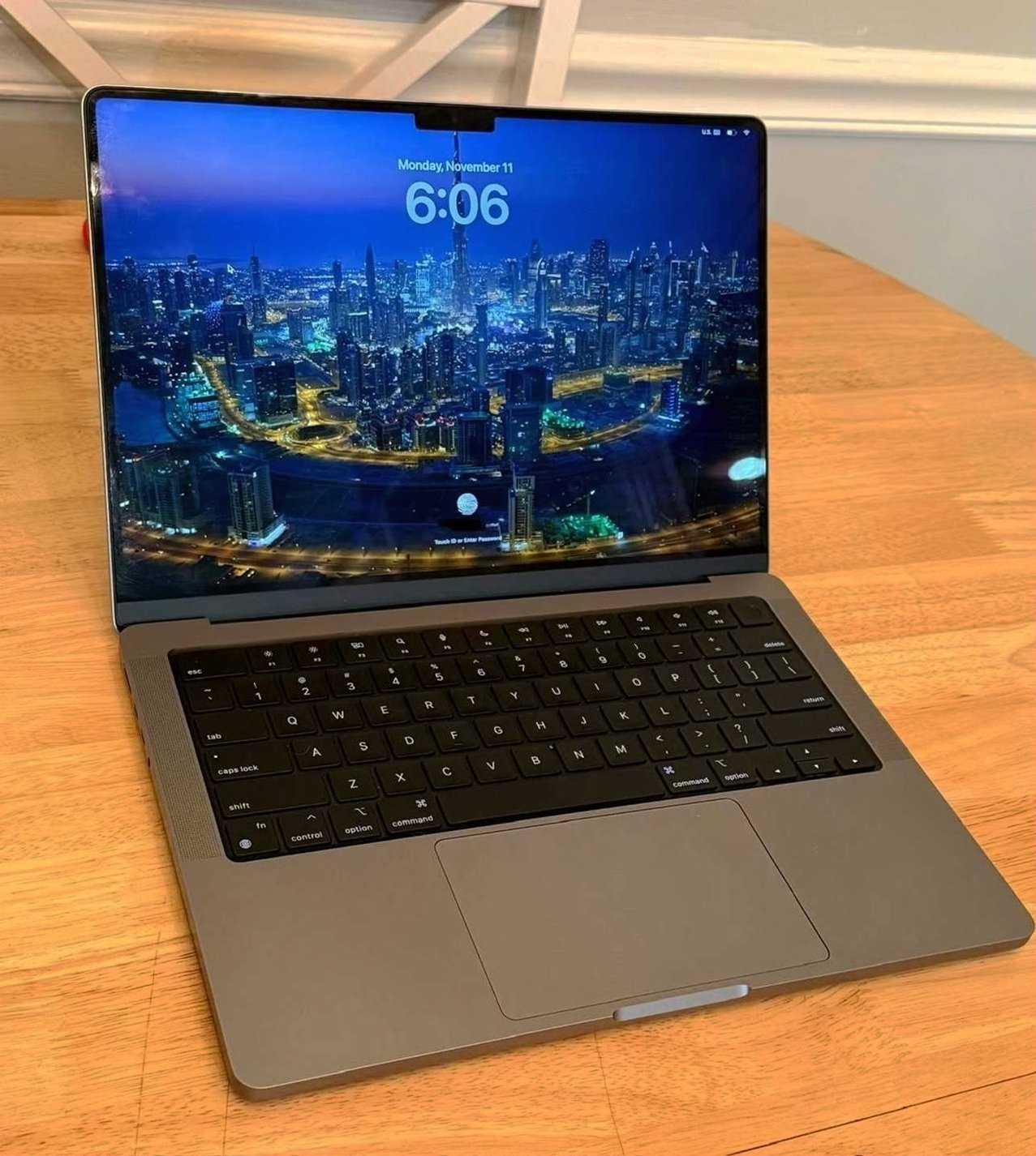 Apple MacBook Pro 14” 512GB Space Gray Unlocked - Used