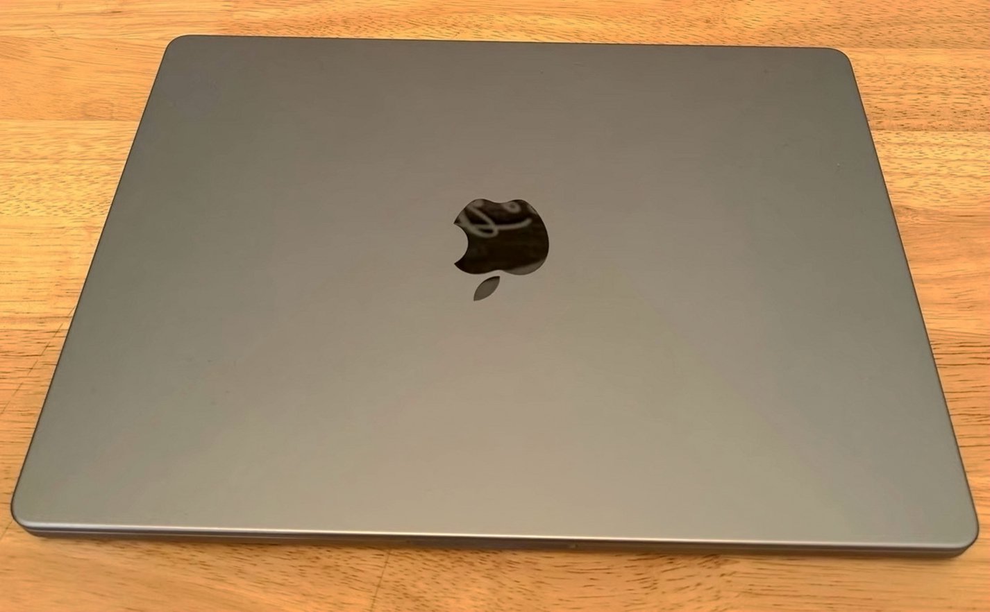 Apple MacBook Pro 14” 512GB Space Gray Unlocked - Used image 2