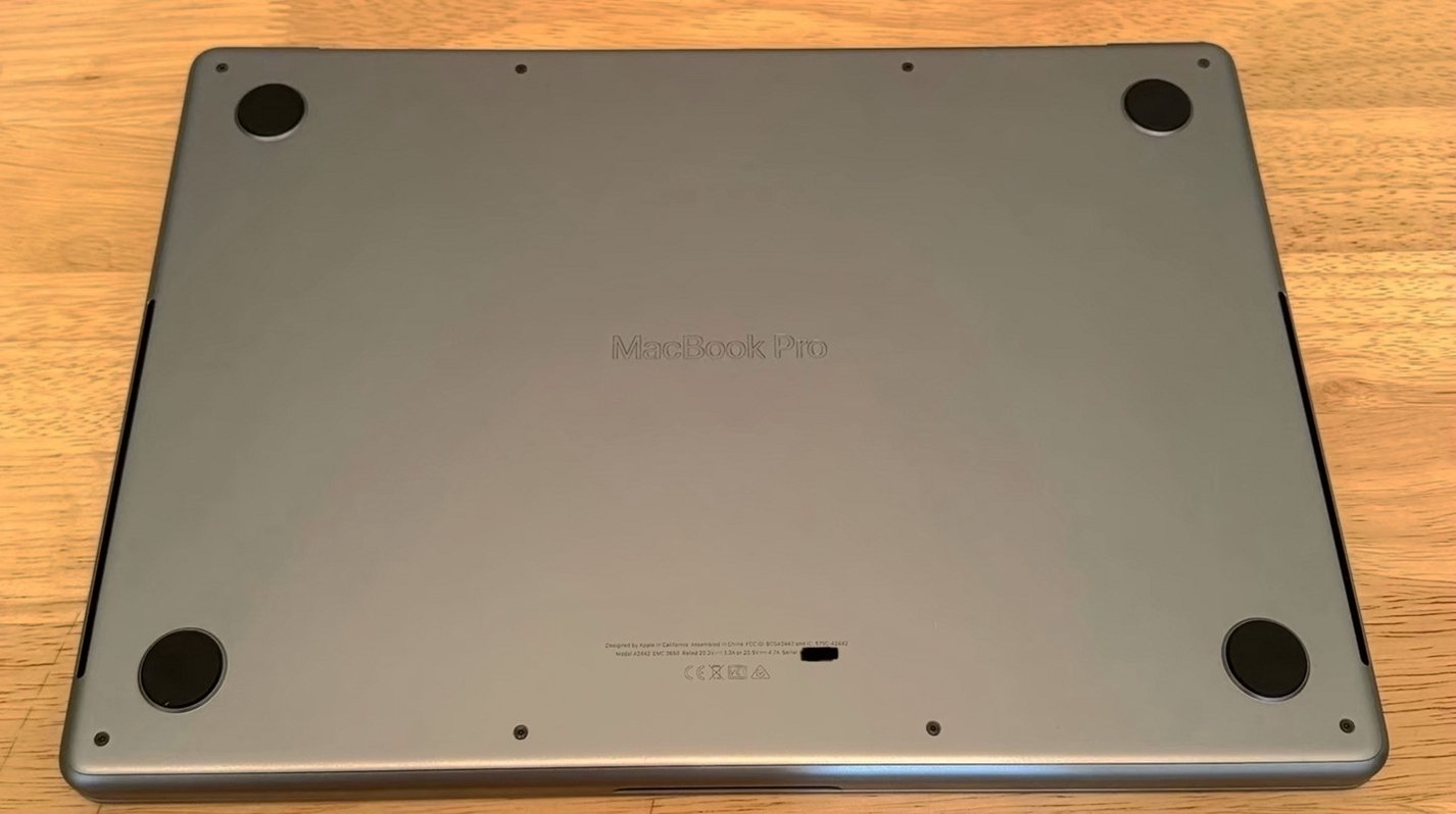 Apple MacBook Pro 14” 512GB Space Gray Unlocked - Used image 3