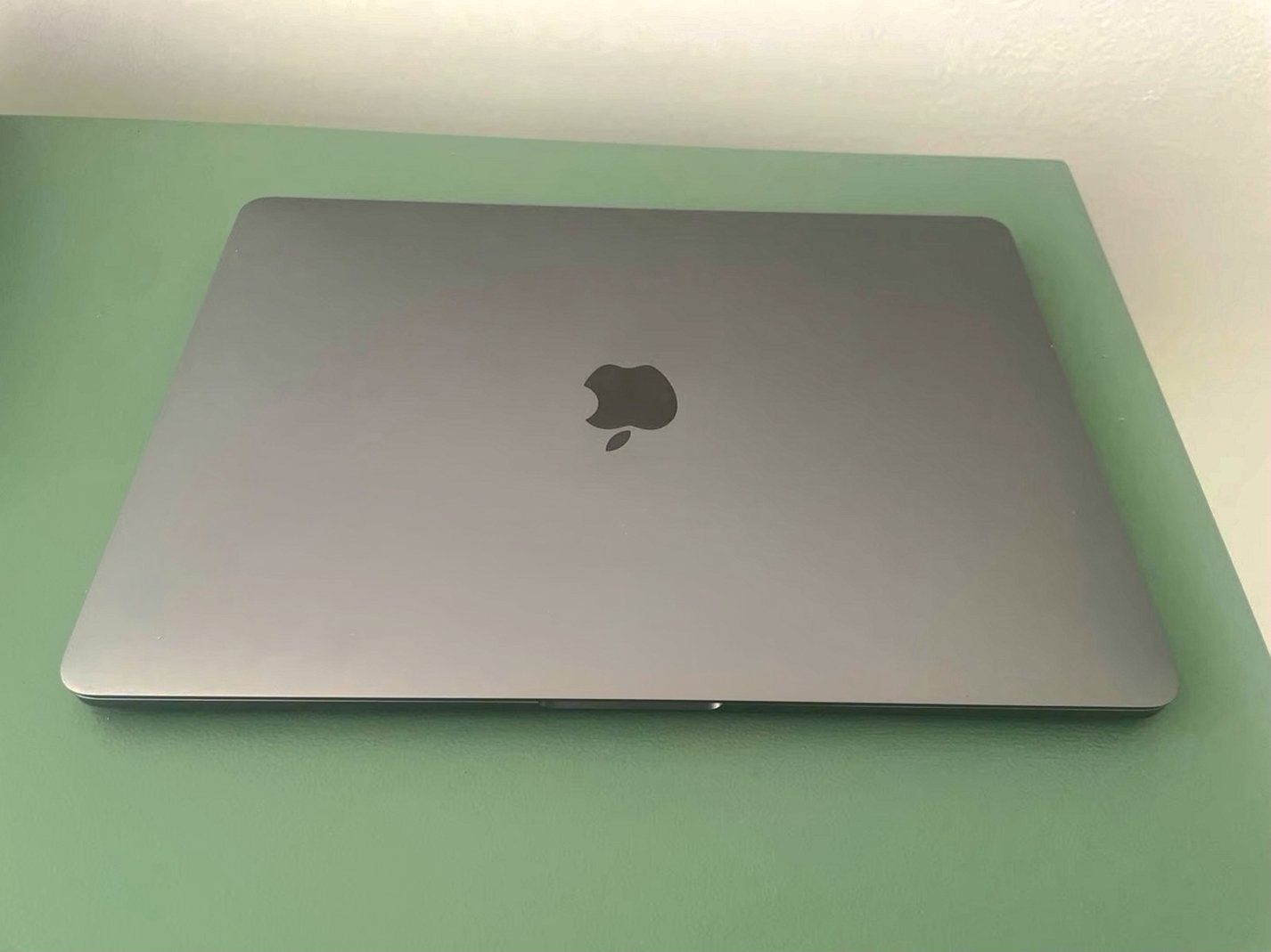 Apple MacBook Pro 13 inch 512GB Space Gray Unlocked - Used image 3