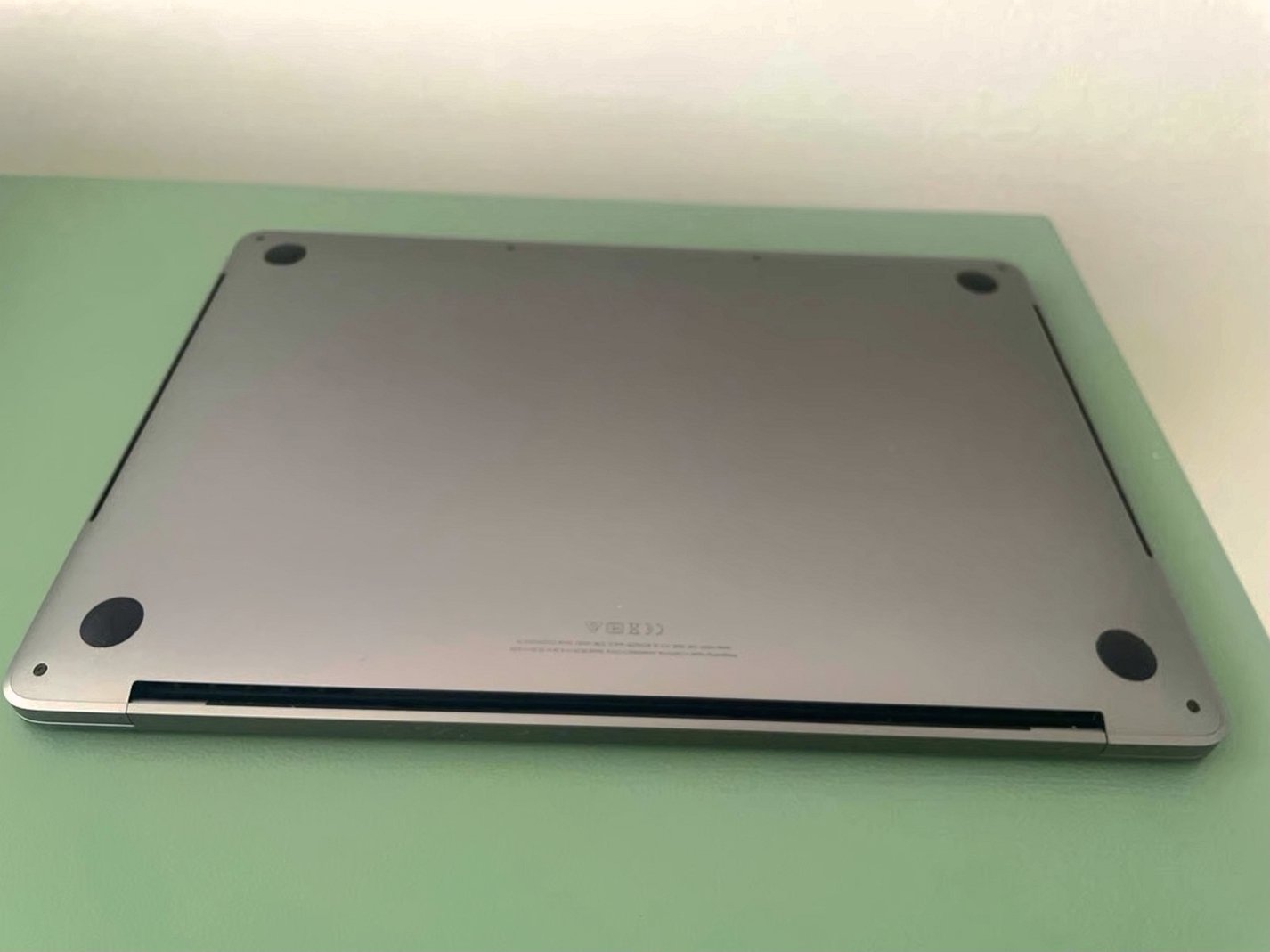 Apple MacBook Pro 13 inch 512GB Space Gray Unlocked - Used image 4