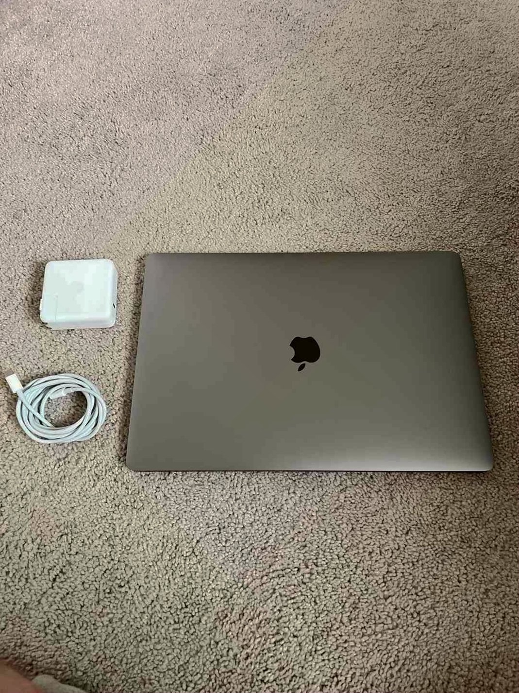 Apple MacBook Pro 15” 256GB Space Gray Unlocked - Used