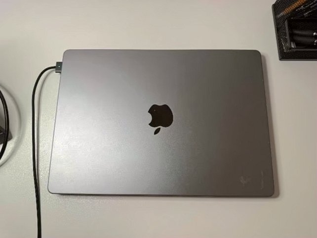 Apple MacBook Pro 2021 1TB Silver Unlocked - Used image 2