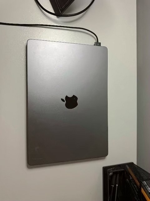 Apple MacBook Pro 2021 1TB Silver Unlocked - Used image 3